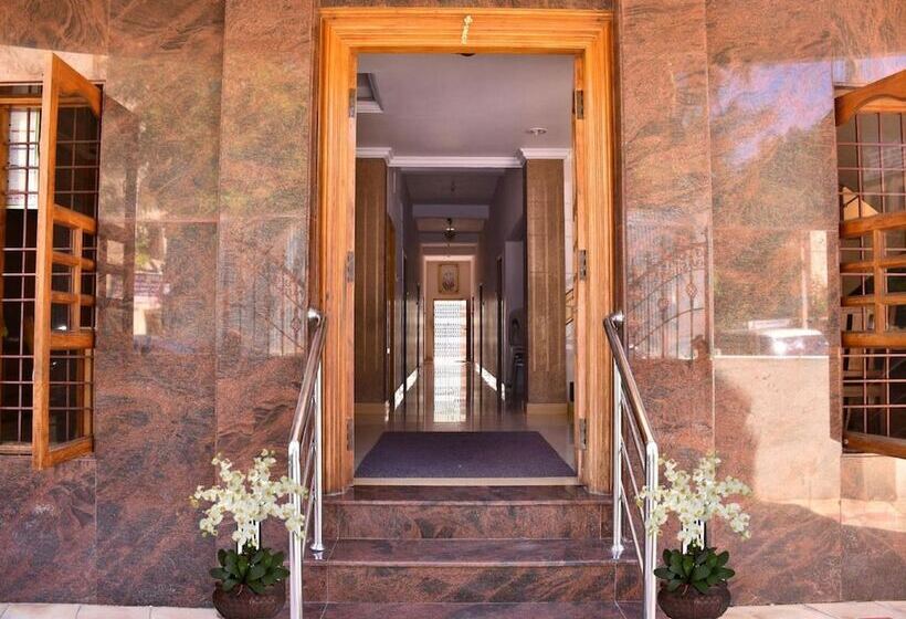 فندق صغير Yogiram Inn