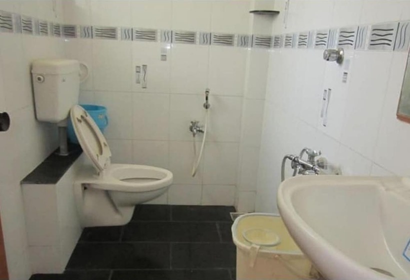 فندق صغير Yogiram Inn