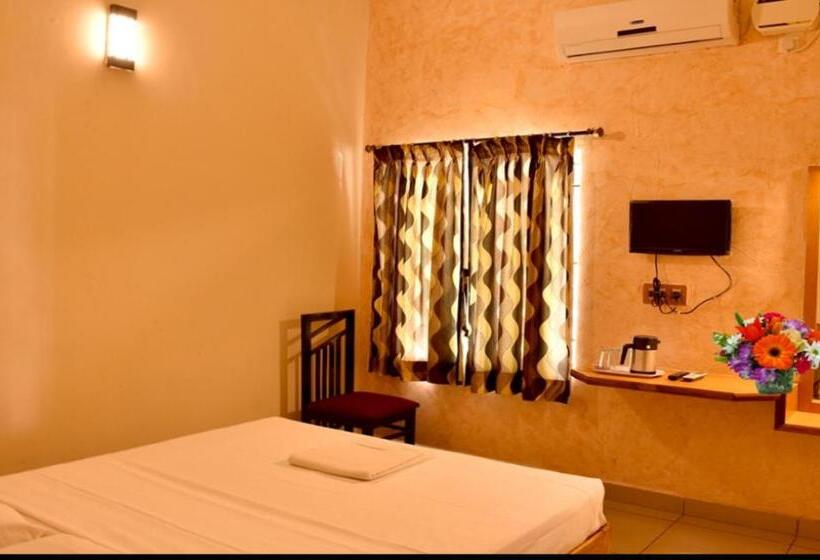 فندق صغير Yogiram Inn