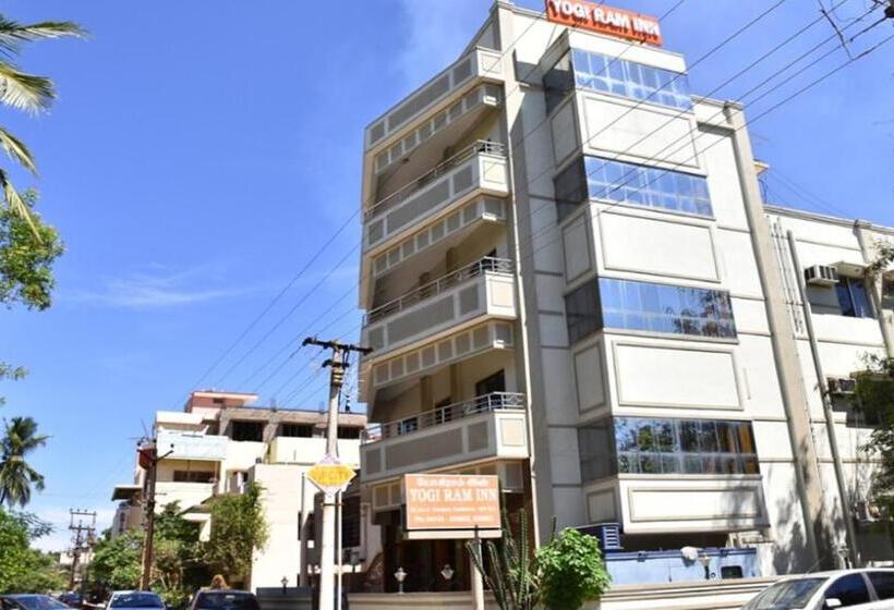 فندق صغير Yogiram Inn