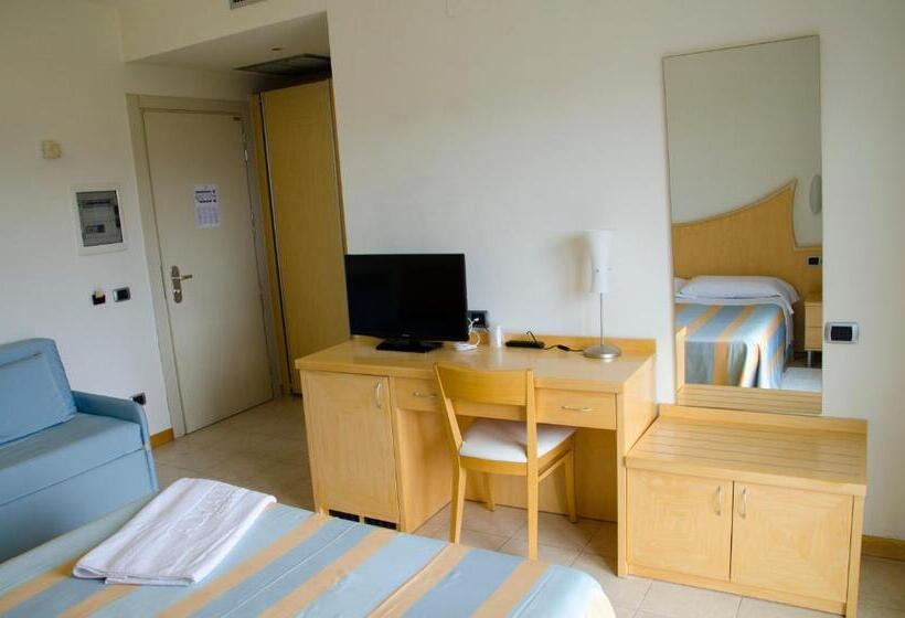 Almaluna Hotel & Resort