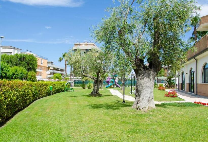 Almaluna Hotel & Resort