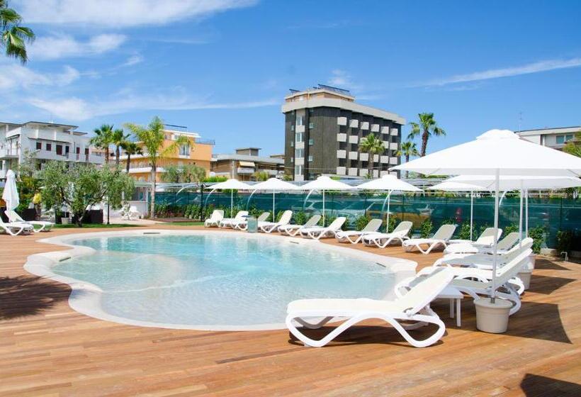 Almaluna Hotel & Resort