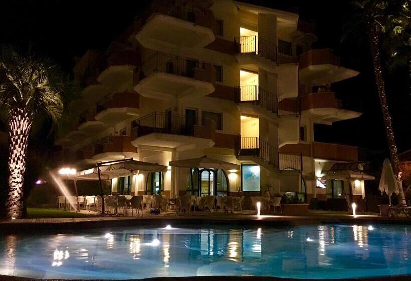 Almaluna Hotel & Resort