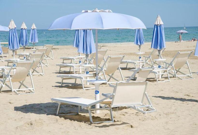 Almaluna Hotel & Resort