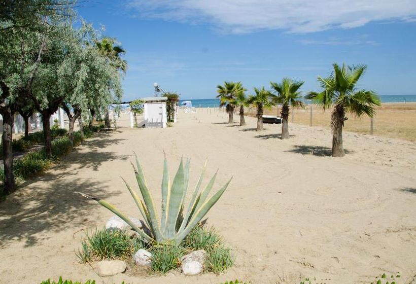 Almaluna Hotel & Resort