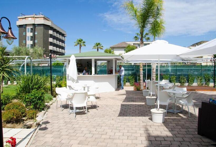 Almaluna Hotel & Resort