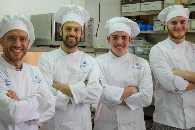 Almaluna Hotel & Resort