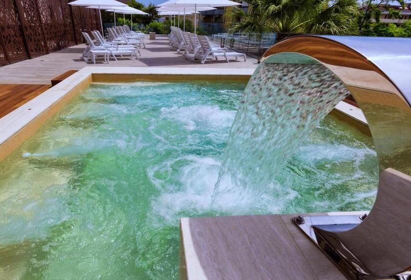 Almaluna Hotel & Resort