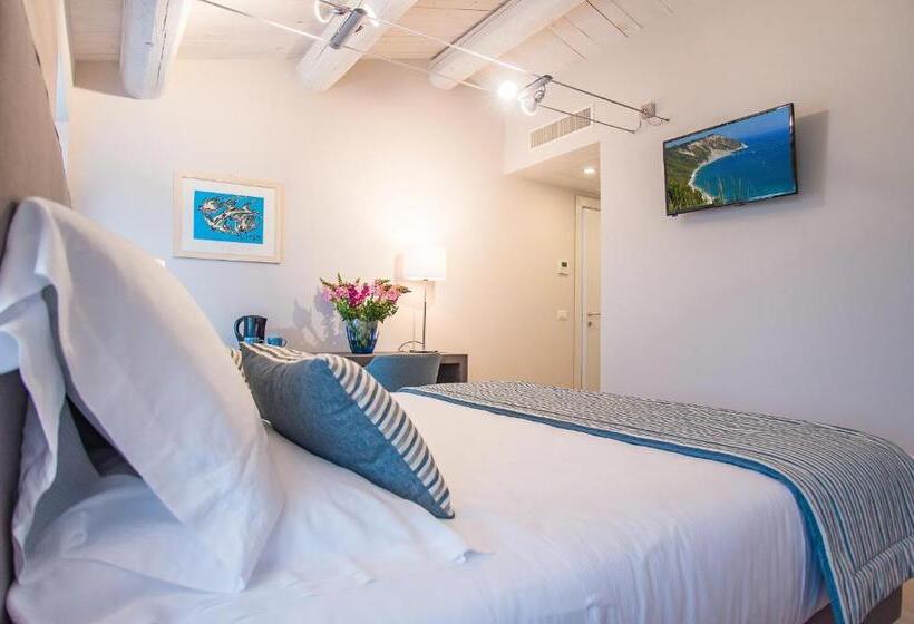 تختخواب و صبحانه Agromarino