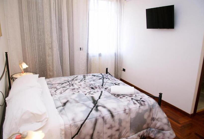 Bed and Breakfast La Maison Royale Bb