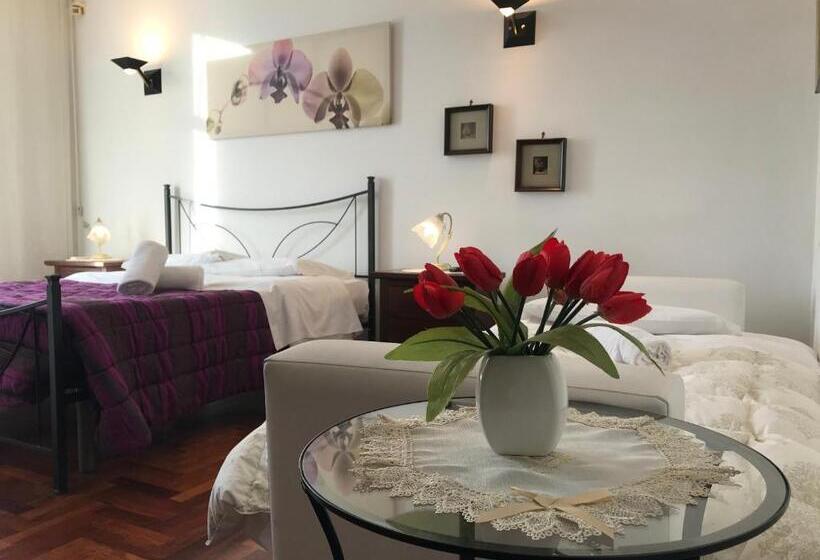 Bed and Breakfast La Maison Royale Bb