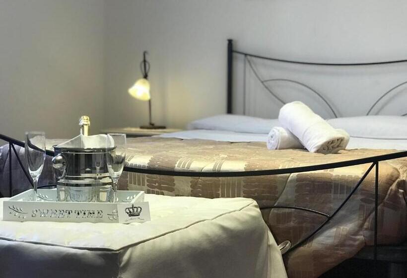 Bed and Breakfast La Maison Royale Bb