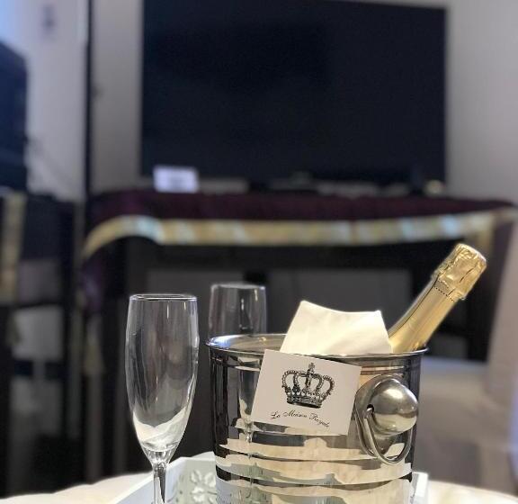 Bed and Breakfast La Maison Royale Bb