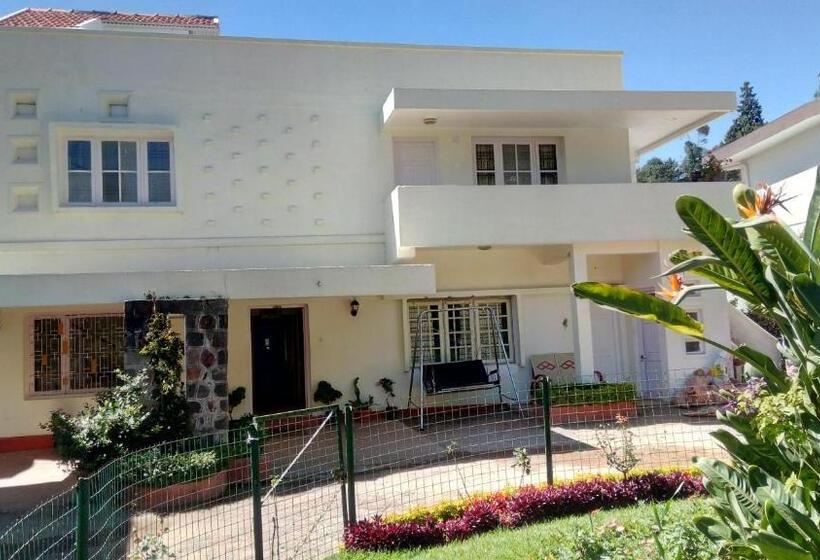 צימר Colonels Inn