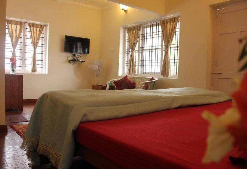 צימר Colonels Inn