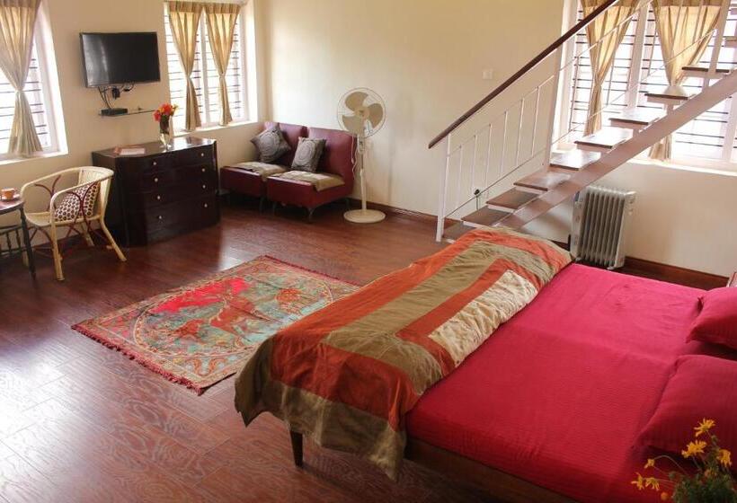 צימר Colonels Inn