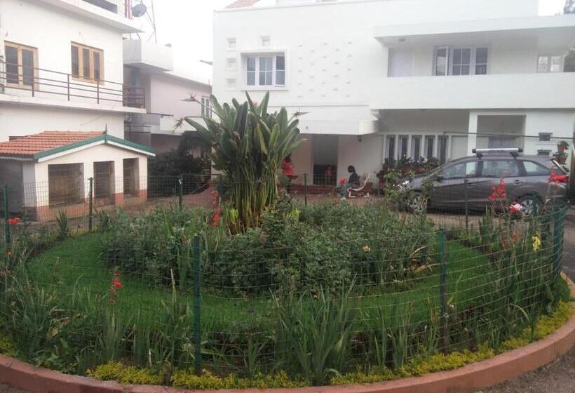 צימר Colonels Inn