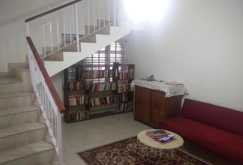 צימר Colonels Inn