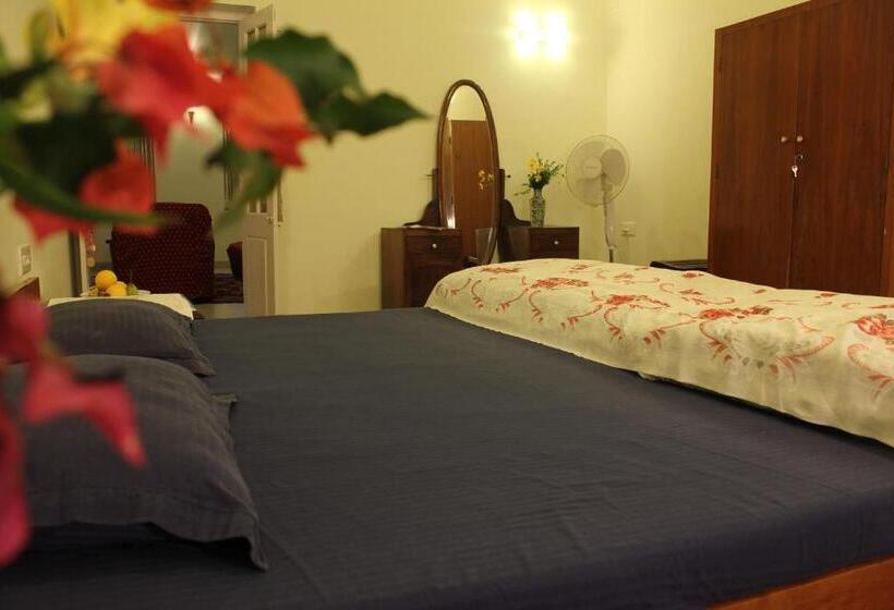 צימר Colonels Inn