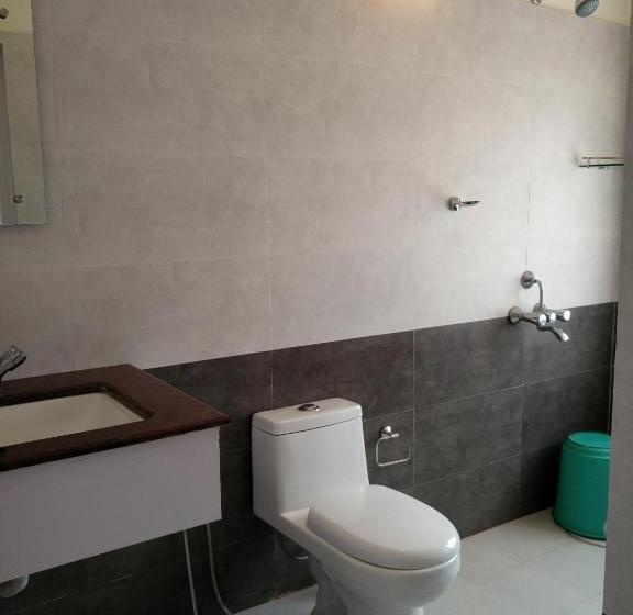 צימר Colonels Inn