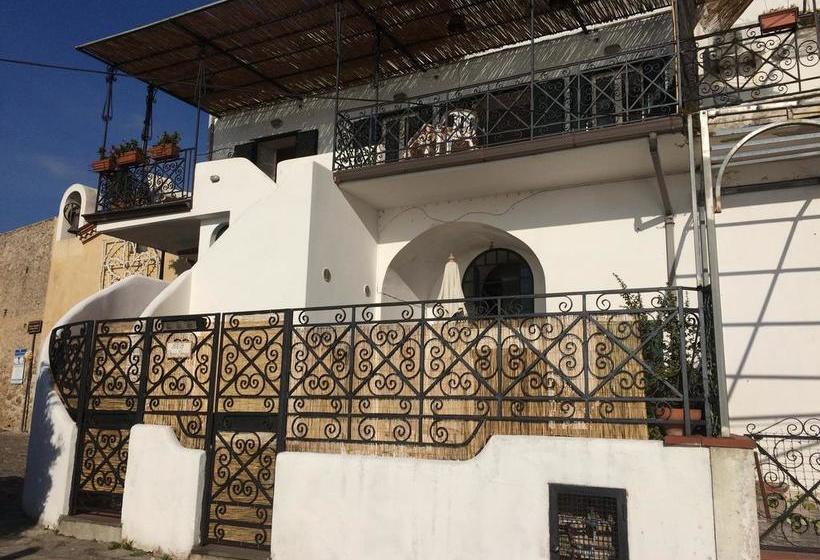 ベッドアンドブレックファースト Domus Sirenae