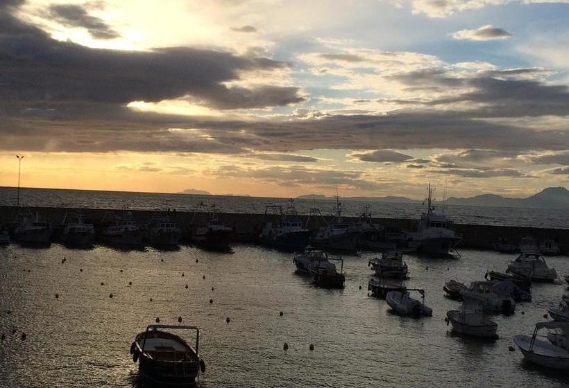 ベッドアンドブレックファースト Domus Sirenae