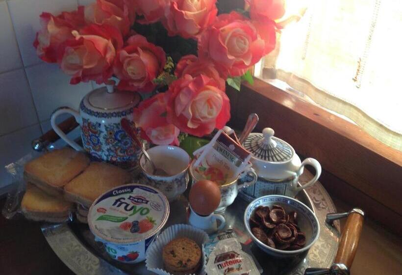 住宿加早餐  La Vecchia Quercia