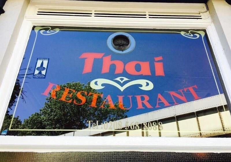 צימר The Bridge Inn