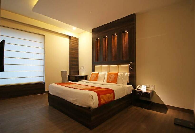 ホテル Arjun Clarks Inn