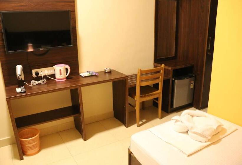 Отель Bashyam Park