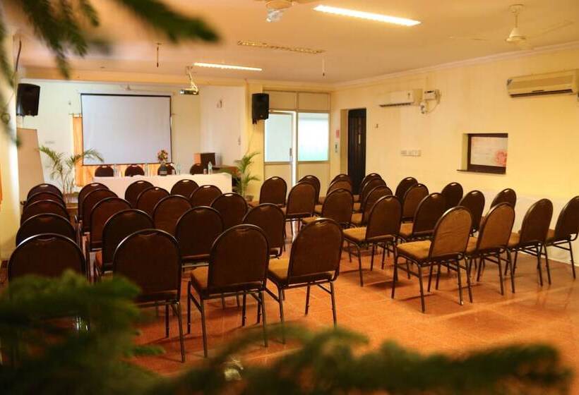 Отель Bashyam Park