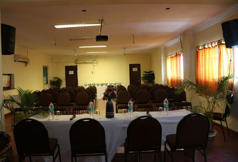 Отель Bashyam Park