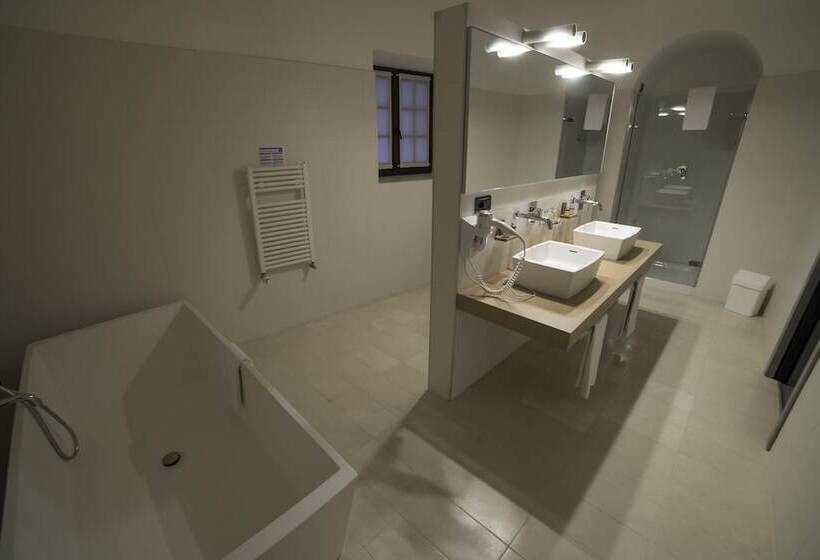 فندق Cavour Et Des Officiers