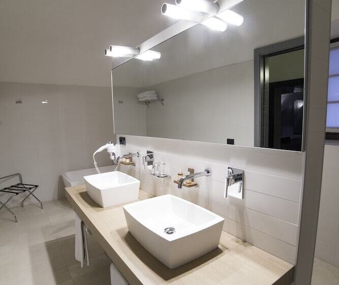 فندق Cavour Et Des Officiers