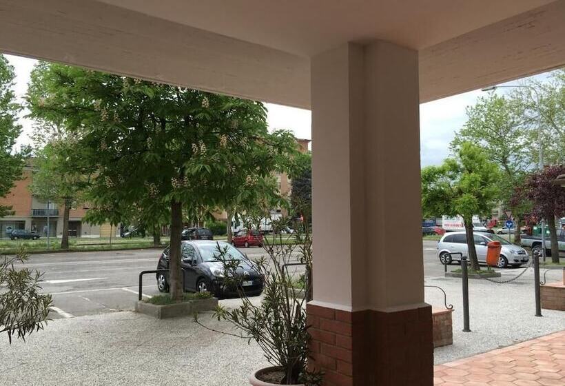 בית מלון כפרי Commercio