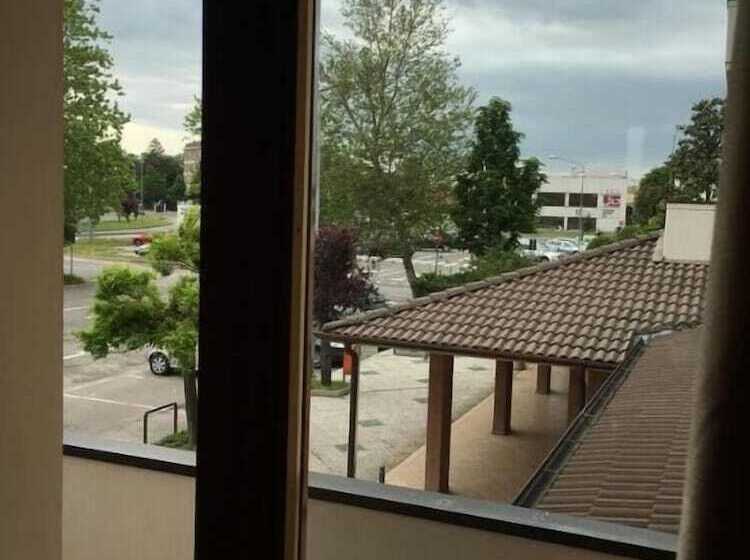 בית מלון כפרי Commercio