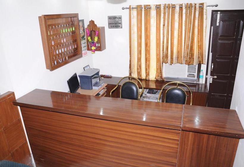 ホテル Capital O 25053  Devi Palace