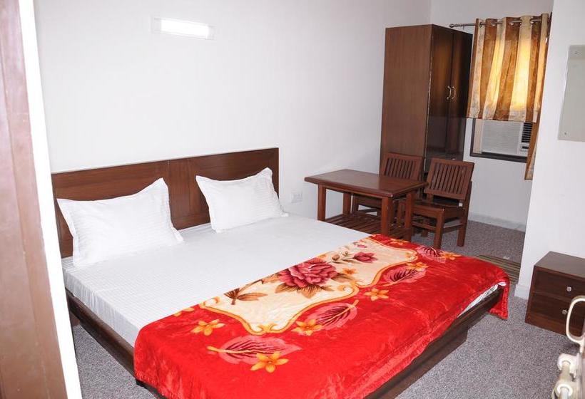 ホテル Capital O 25053  Devi Palace