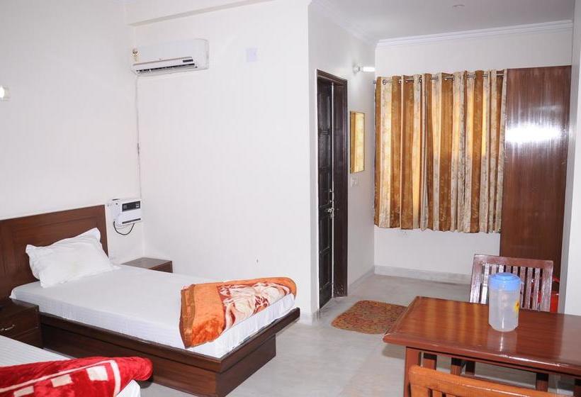 ホテル Capital O 25053  Devi Palace