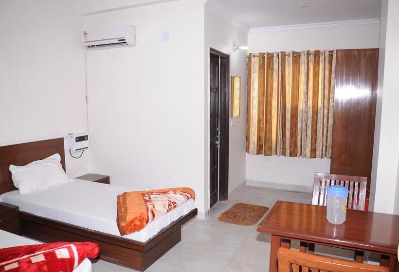 ホテル Capital O 25053  Devi Palace