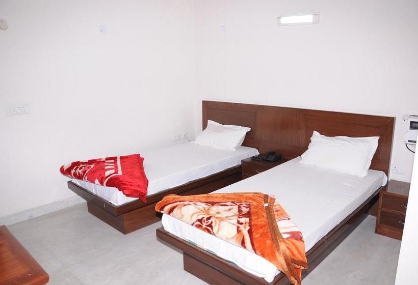 ホテル Capital O 25053  Devi Palace