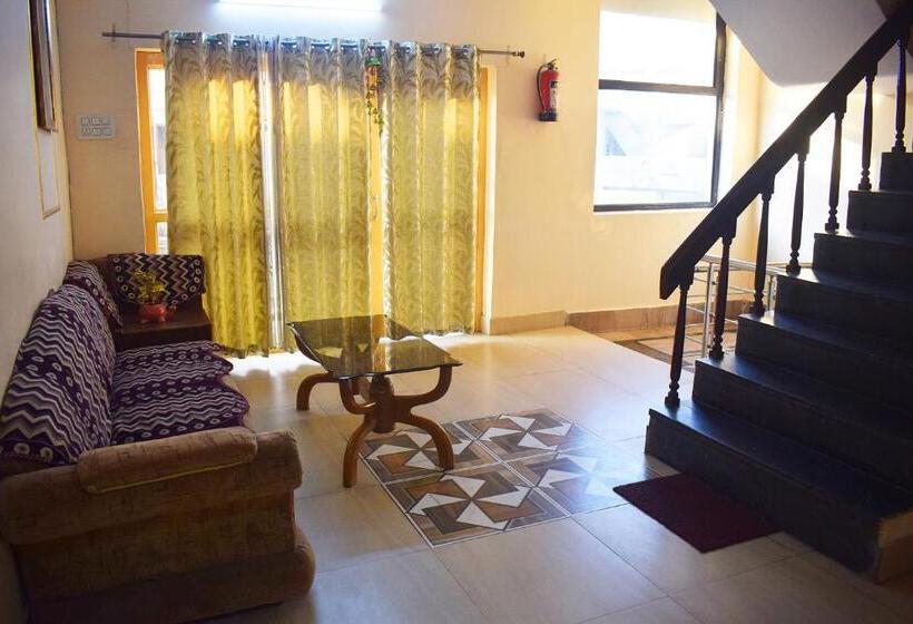 בית מלון כפרי Golden