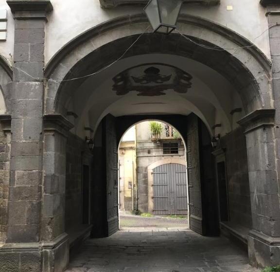 هتل La Casa Nel Borgo Antico