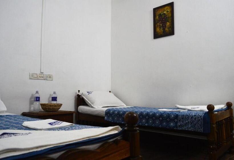 هتل Panchavadi Ayurvedic Beach Resort