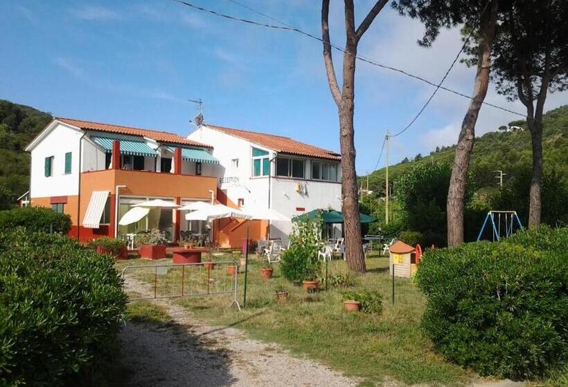 Отель Rustichello