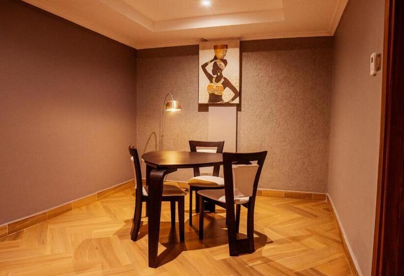 فندق Tanga Beach Resort & Spa