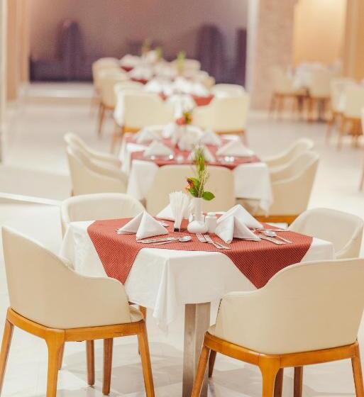 فندق Tanga Beach Resort & Spa