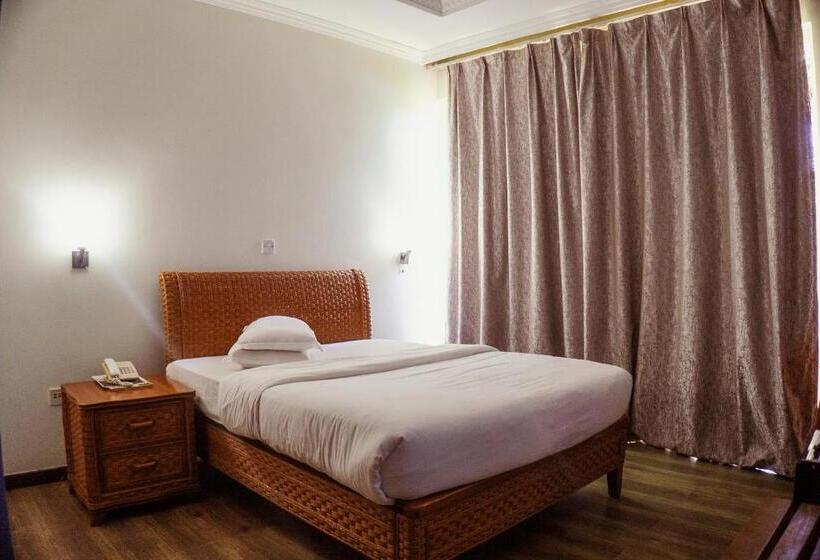 فندق Tanga Beach Resort & Spa