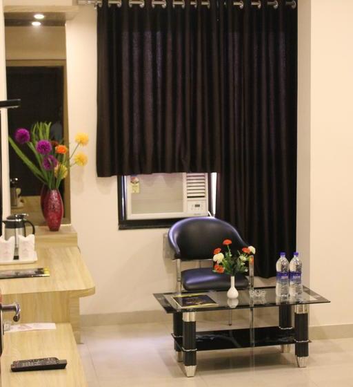 Fabhotel The A Park Lashkar